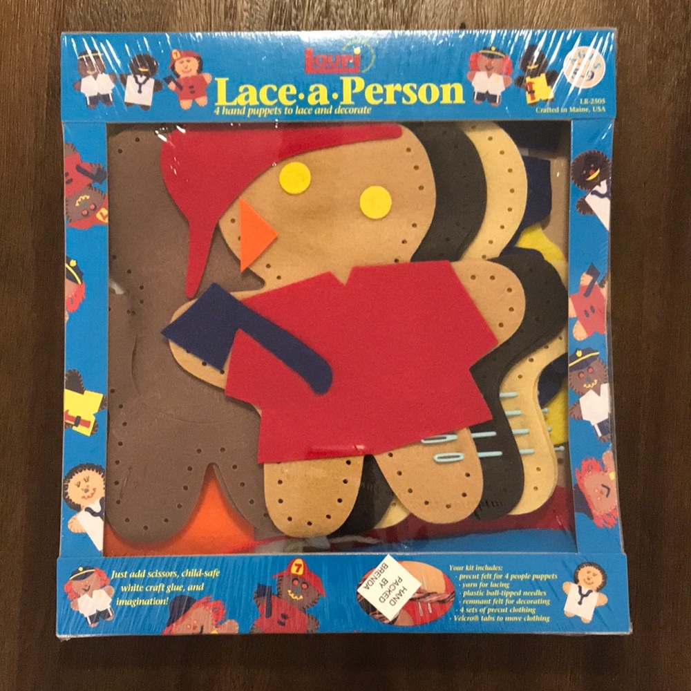 Vintage 1996 Lace •A•Person 4 Hand Puppets to Lace & Decorate